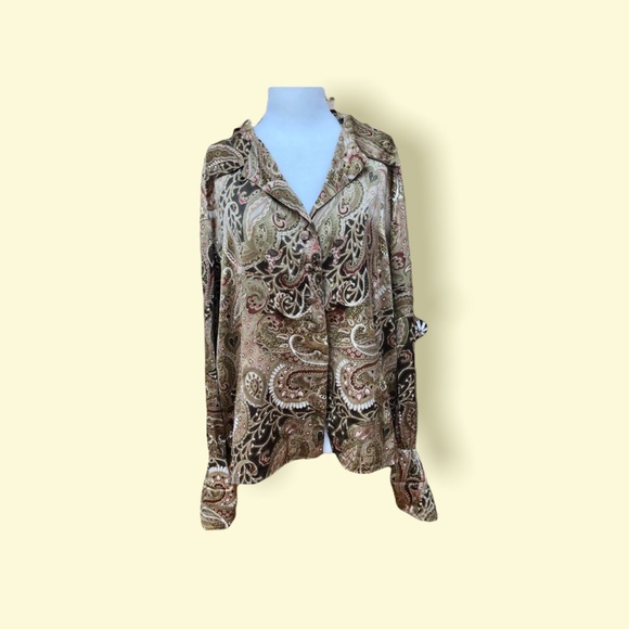 Tops - Wonderful Boho Chic Style Blouse. Amazing details on the sleeves at the wrists